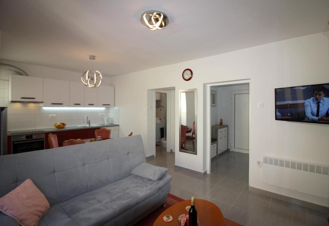 פורץ Apartment Agata In City Center מראה חיצוני תמונה